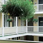 Saint Louis Hotel